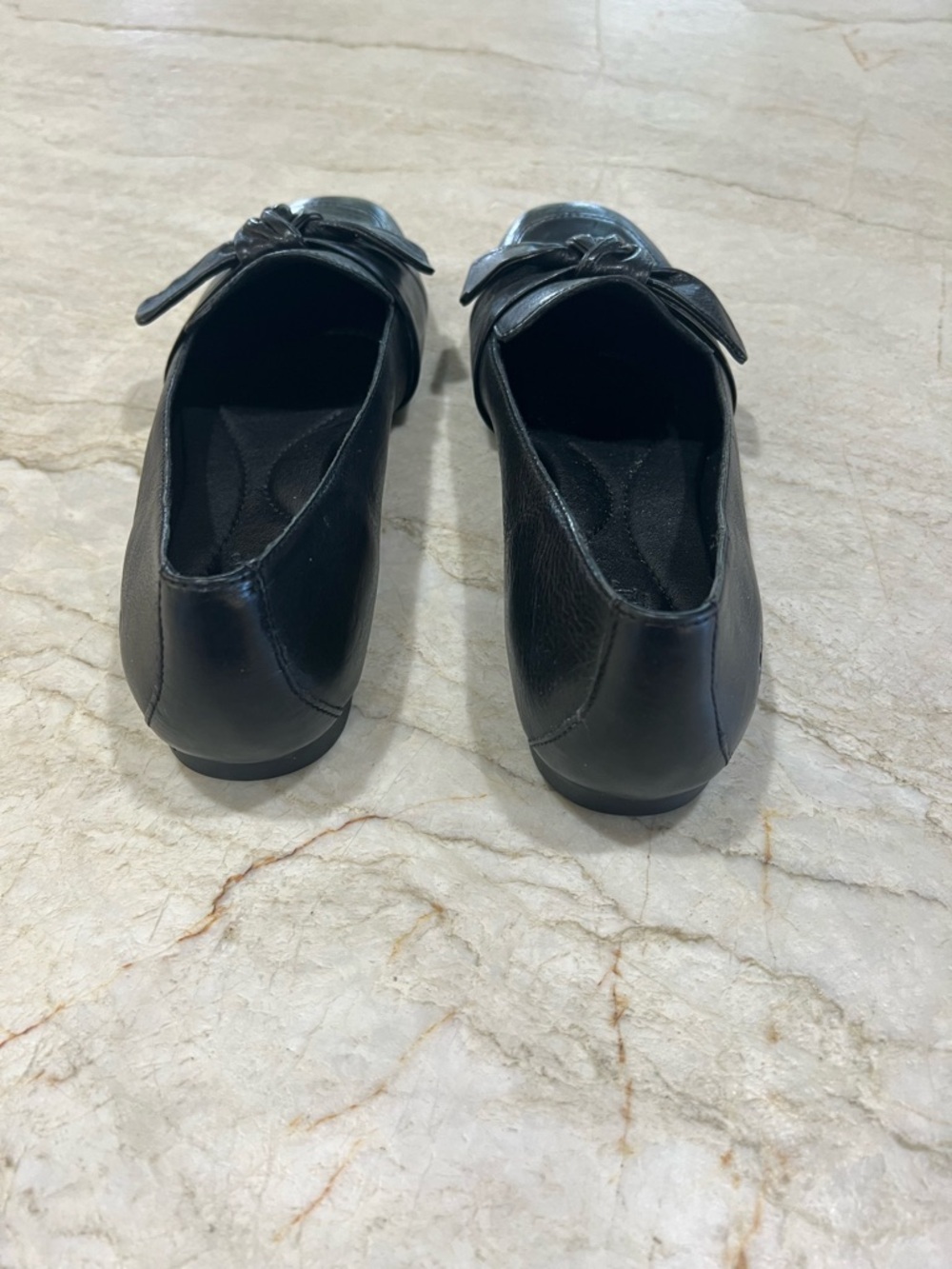 Børn Women’s Black Leather Bow Loafers Flats | Size 8.5 - Picture 6 of 10
